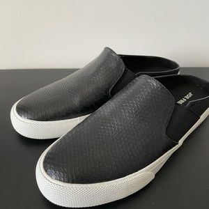NWOT Joe Fresh black snake skin slides.